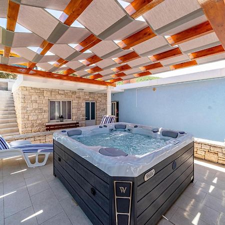 Beautiful Home In Prigradica With Jacuzzi Exterior photo