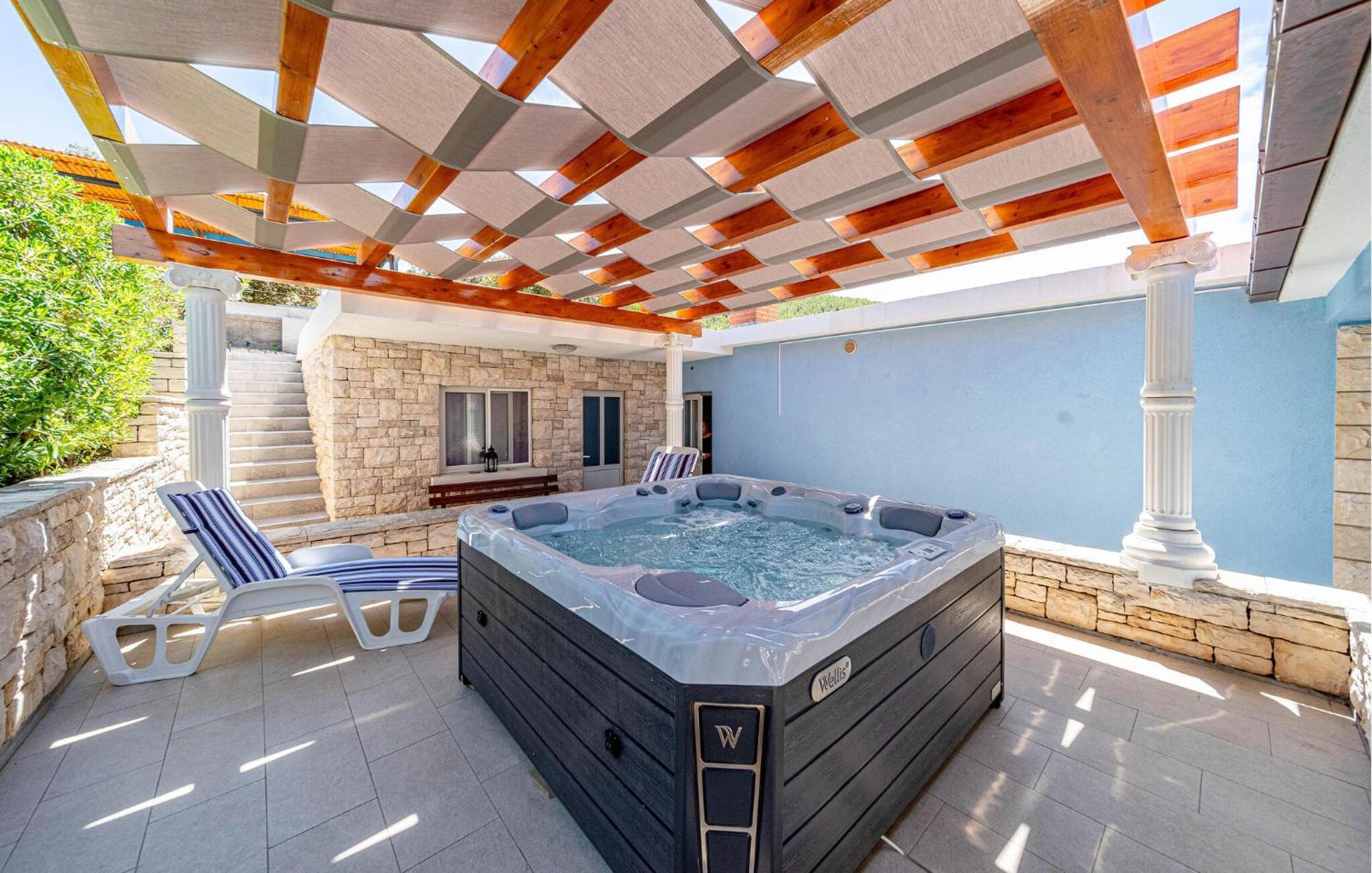 Beautiful Home In Prigradica With Jacuzzi Exterior photo